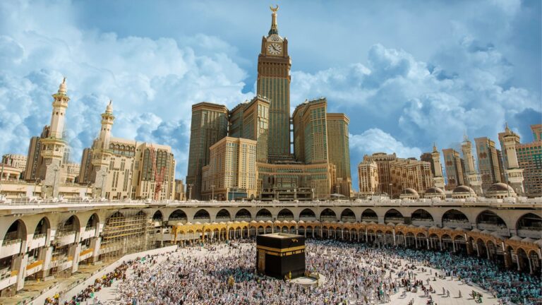 Read more about the article What to Expect in Easter Umrah Packages – 2026 UK Pilgrim Guide